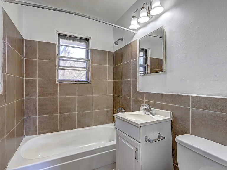 3467 Eisenhower Cir SE — Photo 10