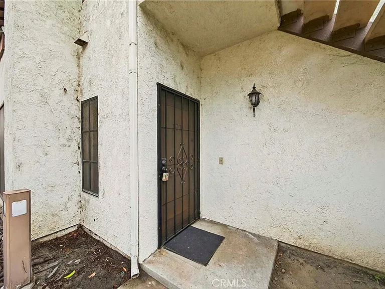 8615 Meadow Brook Ave #101 — Photo 20