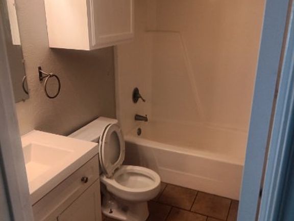 5th image of 326 Peach St APT N
