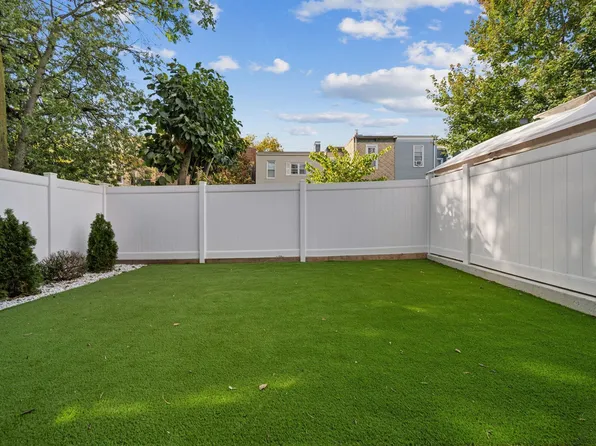 373 New York Avenue image 22 of 25