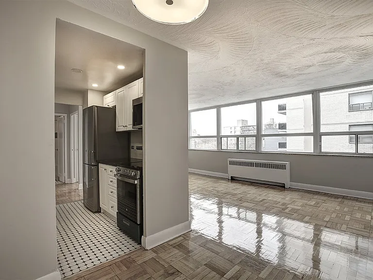 60 Tyndall Ave — Photo 41