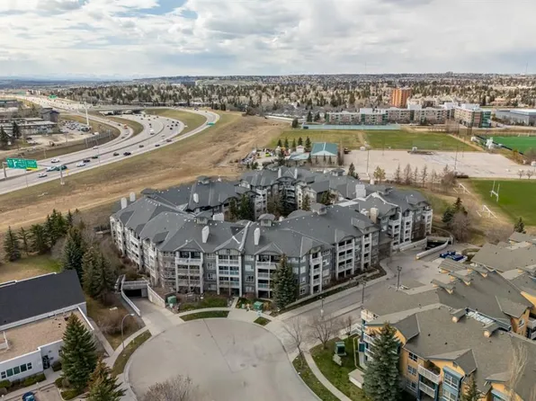 35 E Richard Ct SW #439, Calgary, AB T3E 7N9