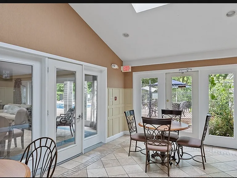 650 Brookside Dr #D — Photo 24