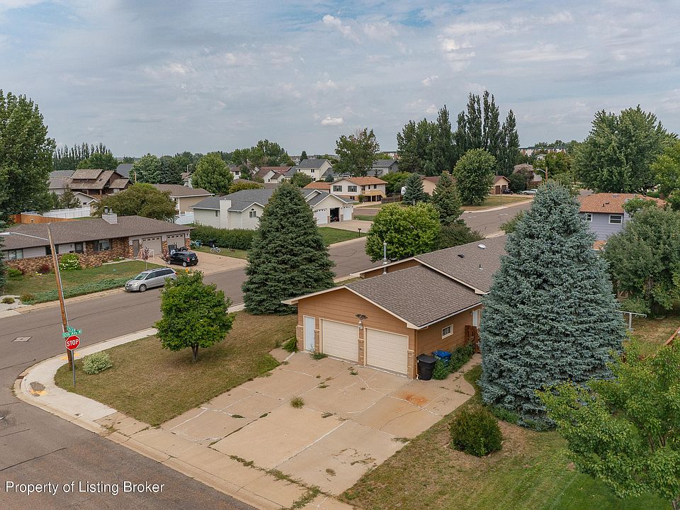 1720 10th Ave W, Dickinson, ND 58601 MLS 23903 Zillow