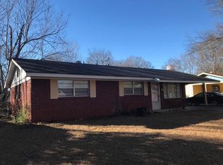 420 Wynhurst Ct, Columbus, MS 39702