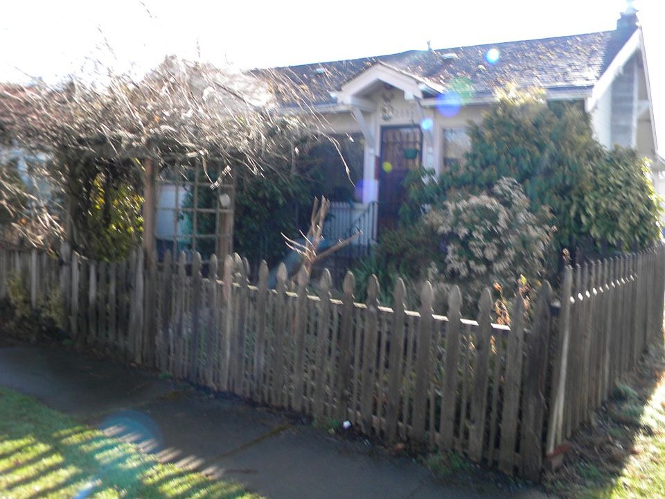 1st image of 208 Leber St NE