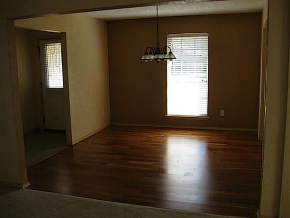 3rd image of 419 Quintana Dr