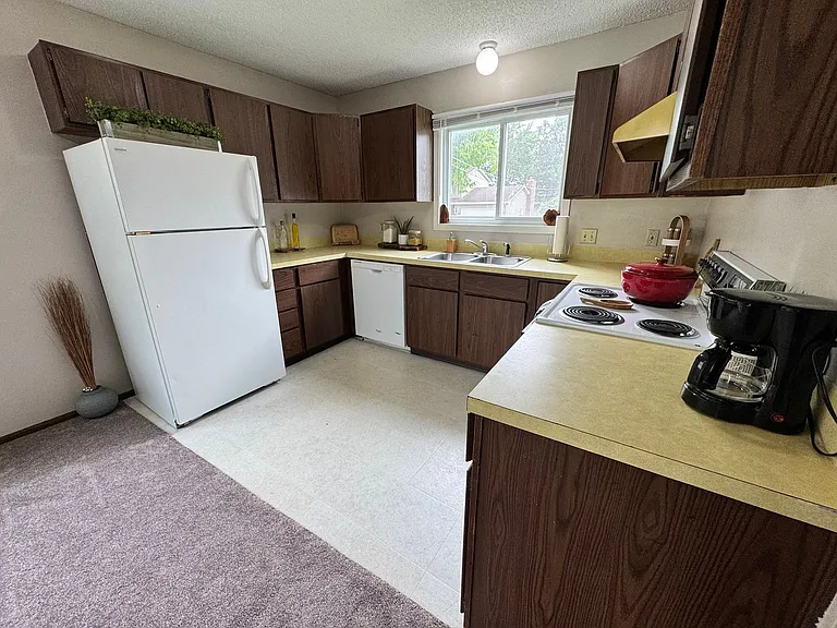 1815 Alden Ave — Photo 3