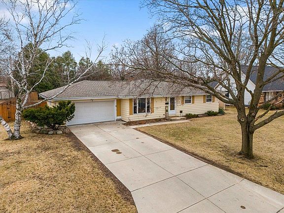 2nd image of 475 Badger Dr