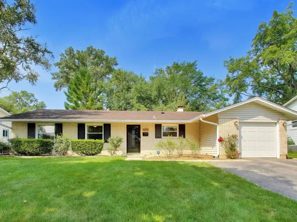 6314 Winston Dr, Woodridge, IL 60517