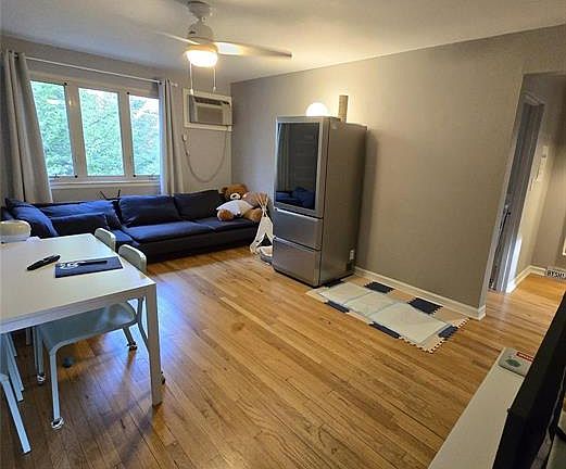 3rd image of 125 E Clinton Ave APT 3B