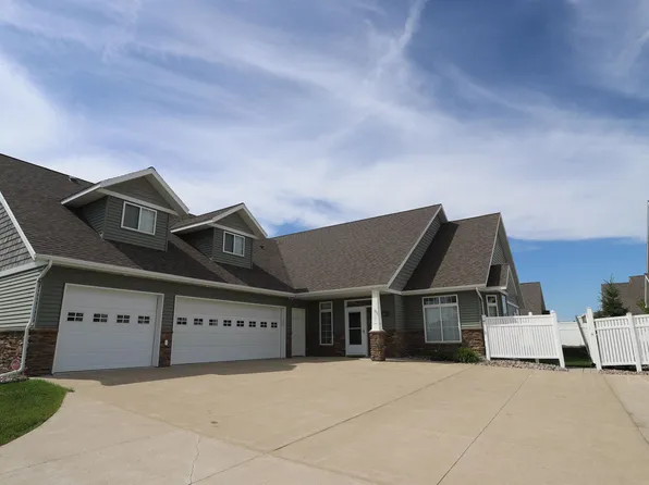 903 18th Ave SE, Minot, ND 58701