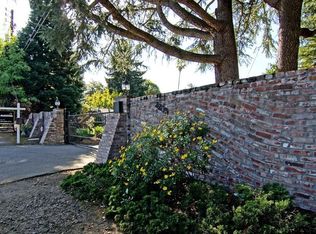 3205 Old Tunnel Rd, Lafayette, CA 94549