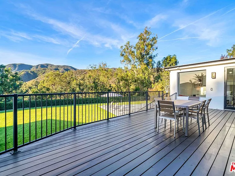 350 Bellino Dr — Photo 15