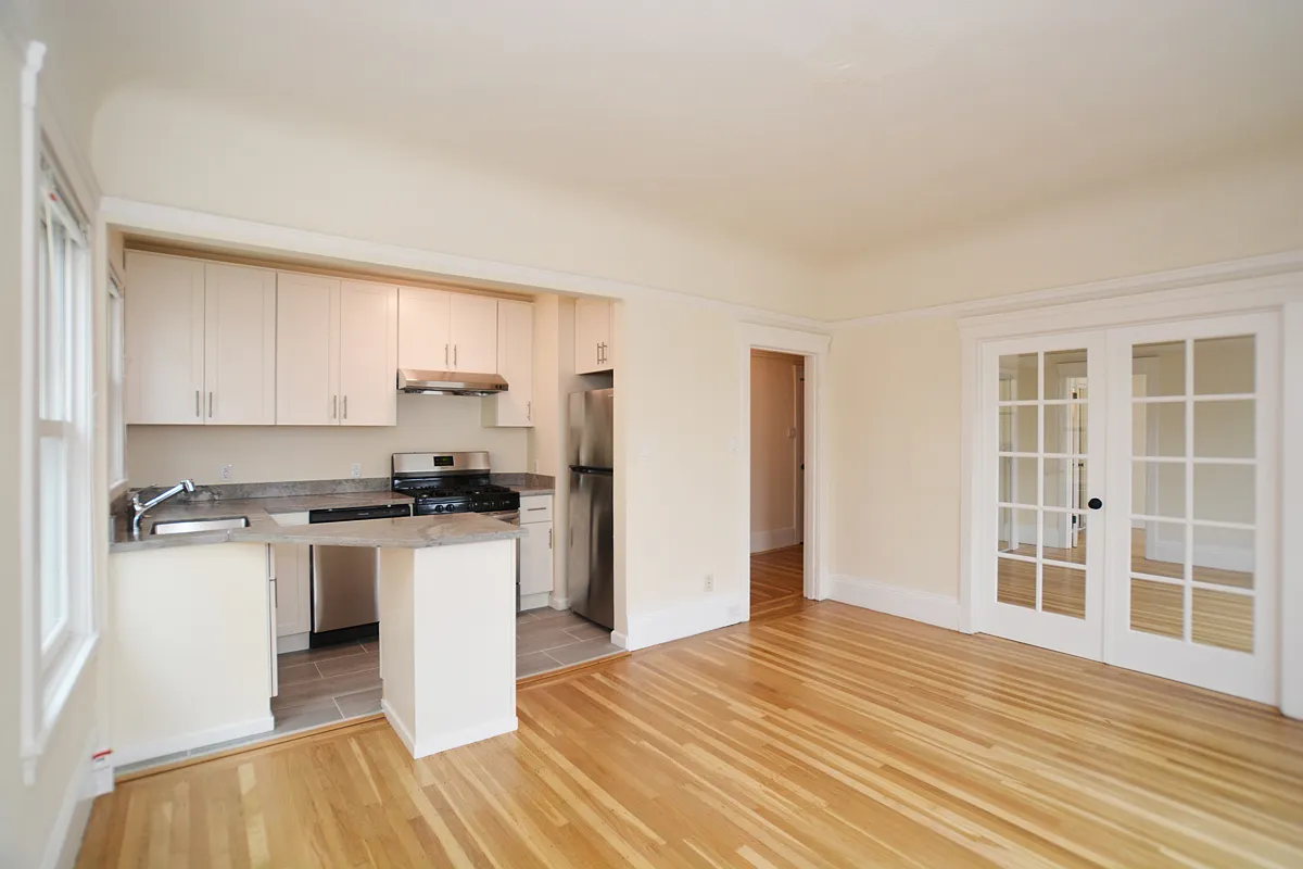 5700 California St — Photo 3
