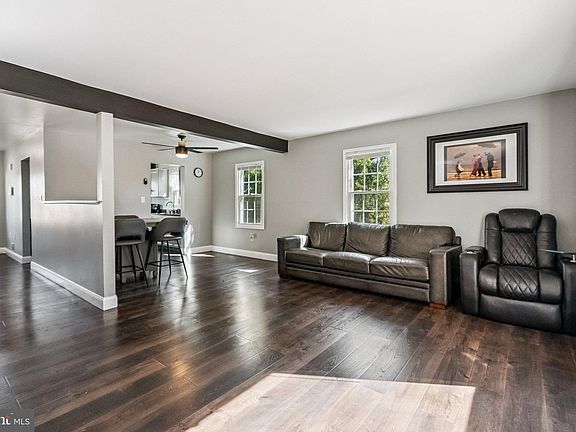 4th image of 2923 Wythe Ct