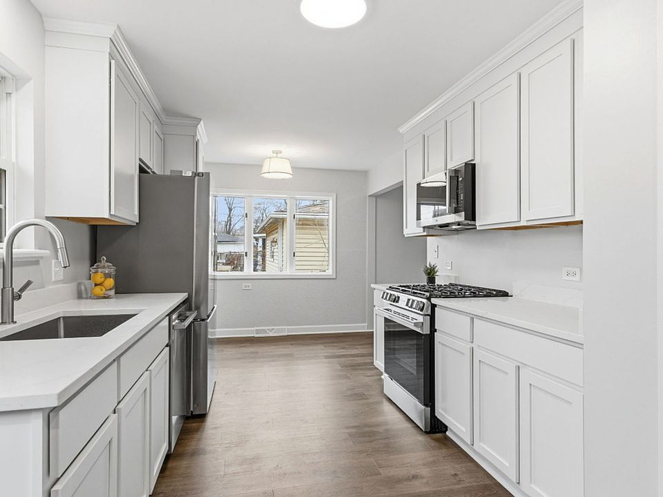 1st image of 451 W Linda Ln