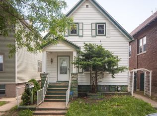 2422 N Bremen St, Milwaukee, WI 53212