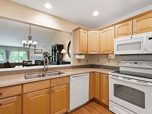 4th image of 104 Miami Lakes Dr Unit 4