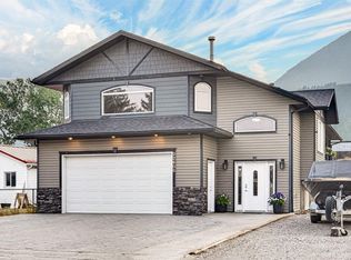 22606 E 10th Ave, Crowsnest Pass, AB T0K1C0