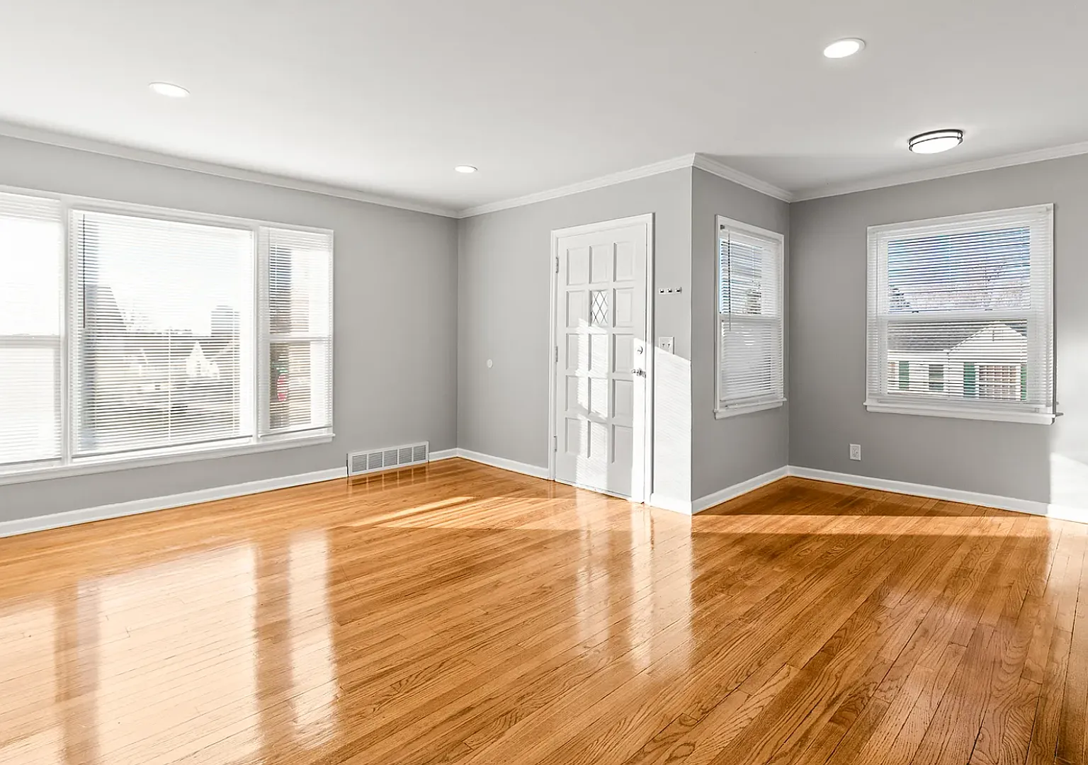 6352 Poppleton Ave. — Photo 4