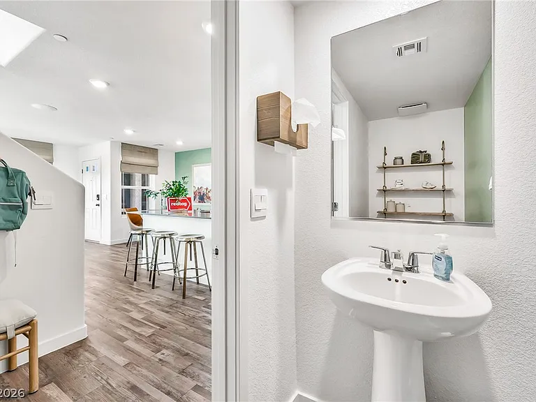 914 Rosy Starling St — Photo 21