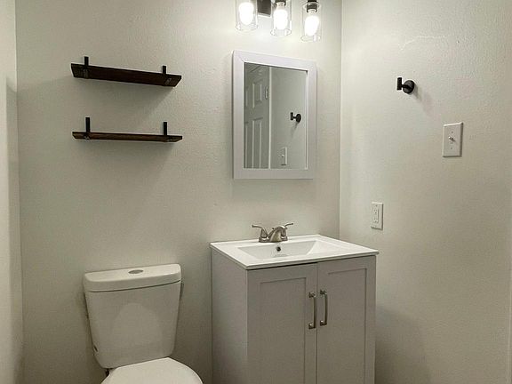 3rd image of 400 N 2nd St #108