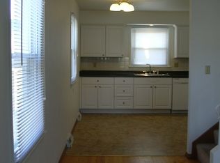 1649 W 43rd St, Davenport, IA 52806