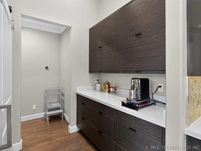 1119 W 86th Pl S — Photo 12