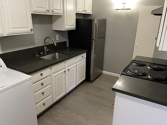 2nd image of 100 SE 96th Ave #203