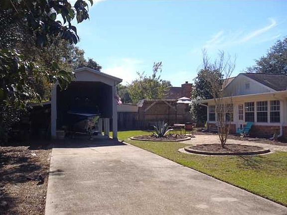 2nd image of 622 Country Club Ave