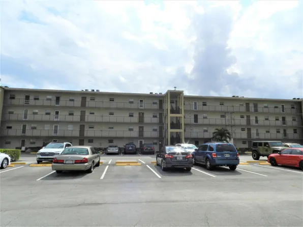 225 Bonnie Blvd APT 209, Palm Springs, FL 33461