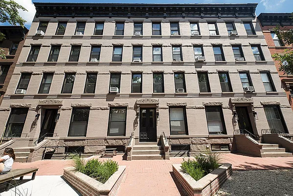 Rented by Bold New York | media 10