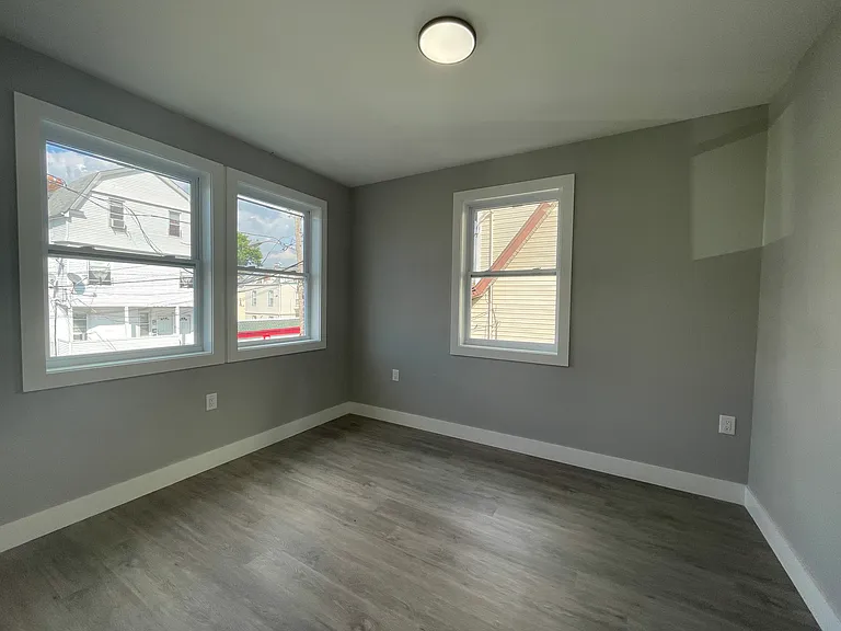 11 Silkman Pl #A — Photo 10