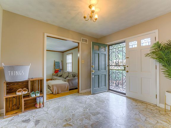 3rd image of 3295 Foxbriar Dr
