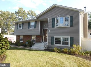 31 Oak Leaf Ln, Toms River, NJ