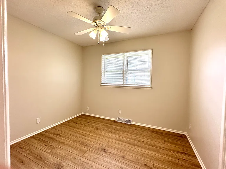 832 N Waddington Ave — Photo 11