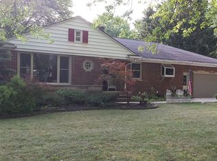 2521 Canterbury Rd, Westlake, OH 44145