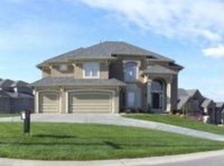 2417 NE Lake Bluff Ct, Lees Summit, MO 64086