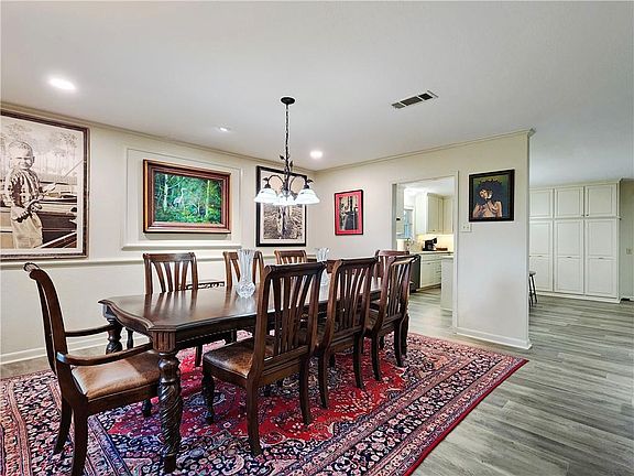 5th image of 1009 Parkway Dr