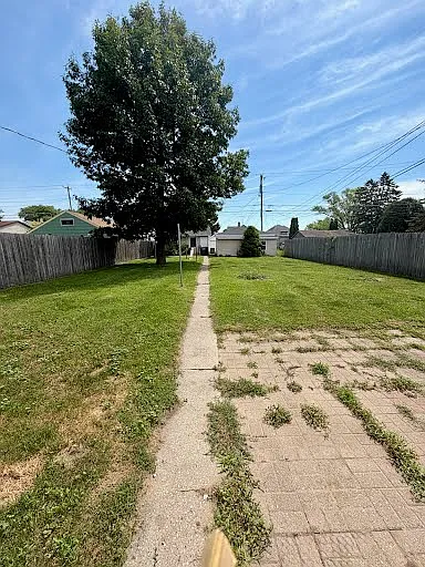 1619 S 14th St — Photo 14