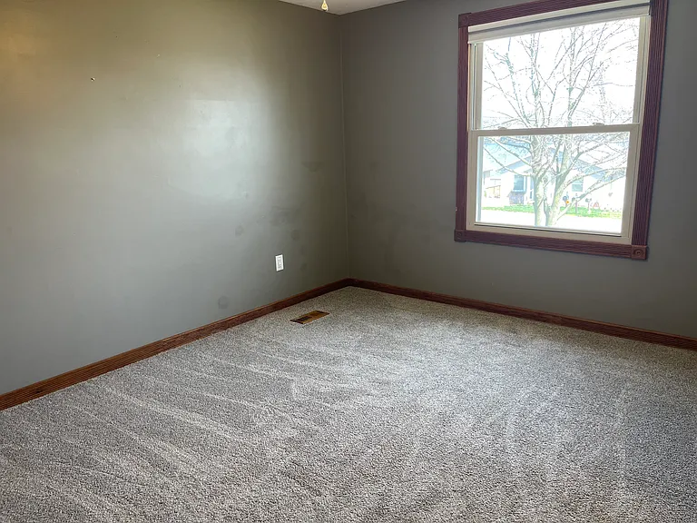 4051 E Forest Glen Ave — Photo 6