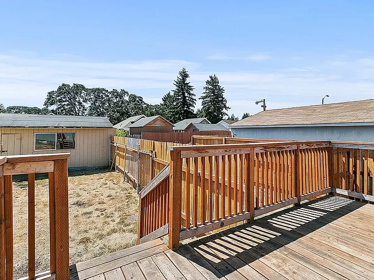 506 Louviers Ave — Photo 26