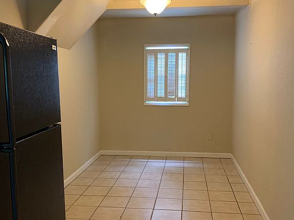 5th image of 733 Parkview St