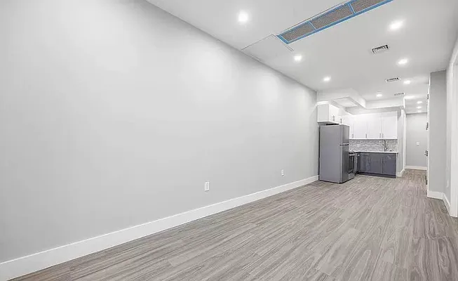 Rented by Reavis | media 11