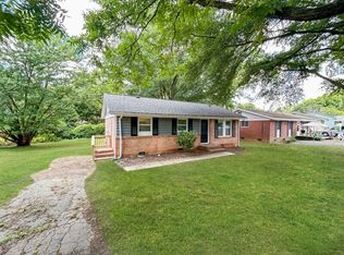 709 Thera Dr, Charlotte, NC 28206