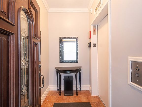 IN UNIT ELEVATOR FOYER