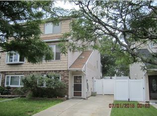 158 Sandalwood Dr, Staten Island, NY 10308