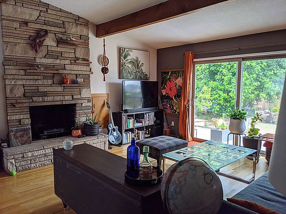 4th image of 610 Manzanita Dr