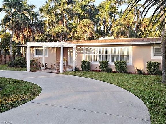 2nd image of 620 Gulf Shore Blvd S